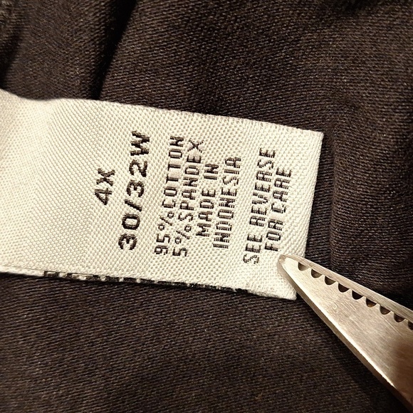 Womens Catherine's solid black stretch plus size shorts size 4X 30/32 - Picture 4 of 4